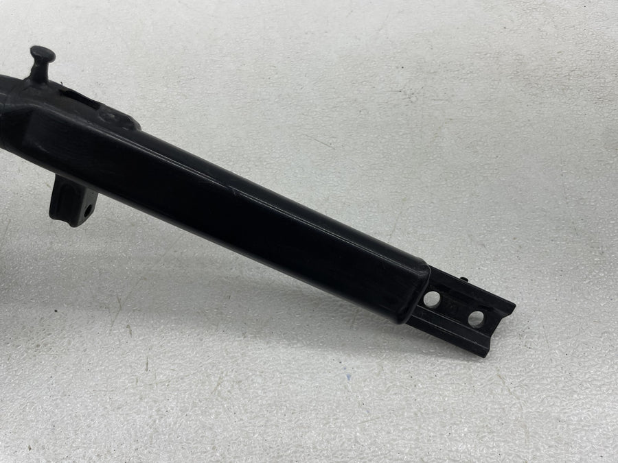06-07 HARLEY-DAVIDSON STREET ROD VRSCR LEFT LOWER FRAME RAIL SUPPORT BRACKET