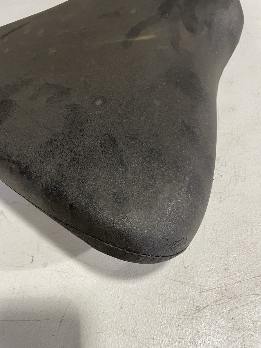 98-99 SUZUKI GSXR750 SRAD FRONT DRIVERS SEAT PAD SADDLE PILLION