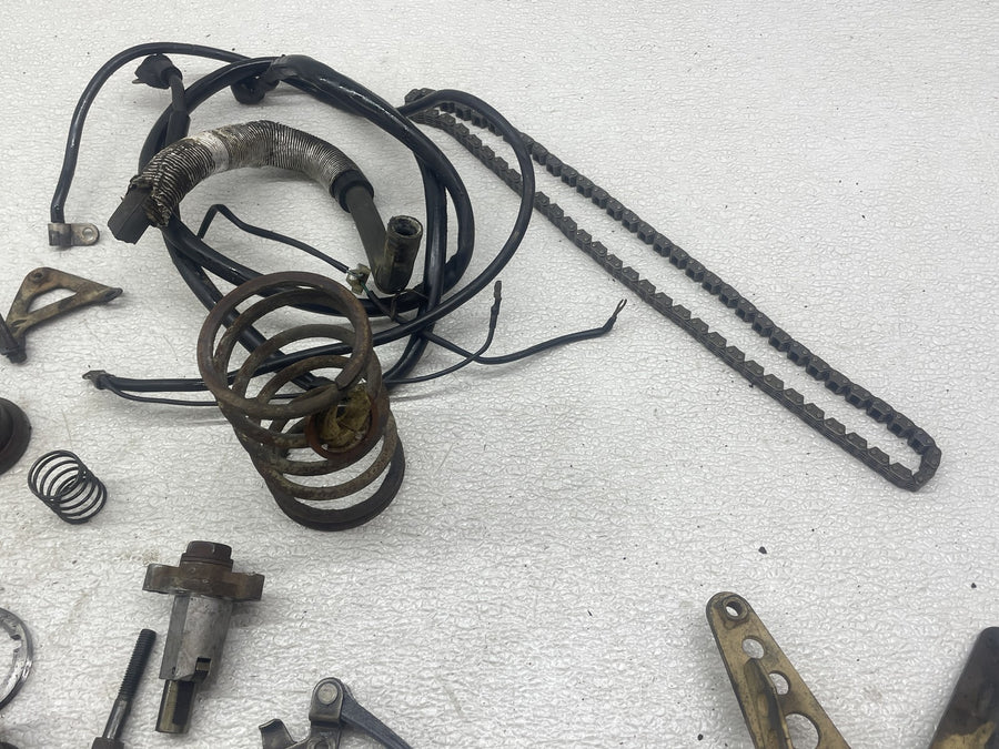 98-01 YAMAHA GRIZZLY 600 YFM600 ENGINE PARTS HARDWARE BRACKET BALANCE GEAR CHAIN