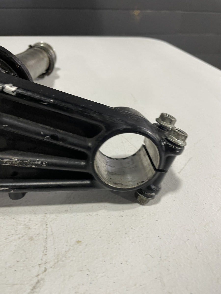93-01 KAWASAKI NINJA ZX11 FRONT FORKS CLAMP LOWER TRIPLE TREE STEM