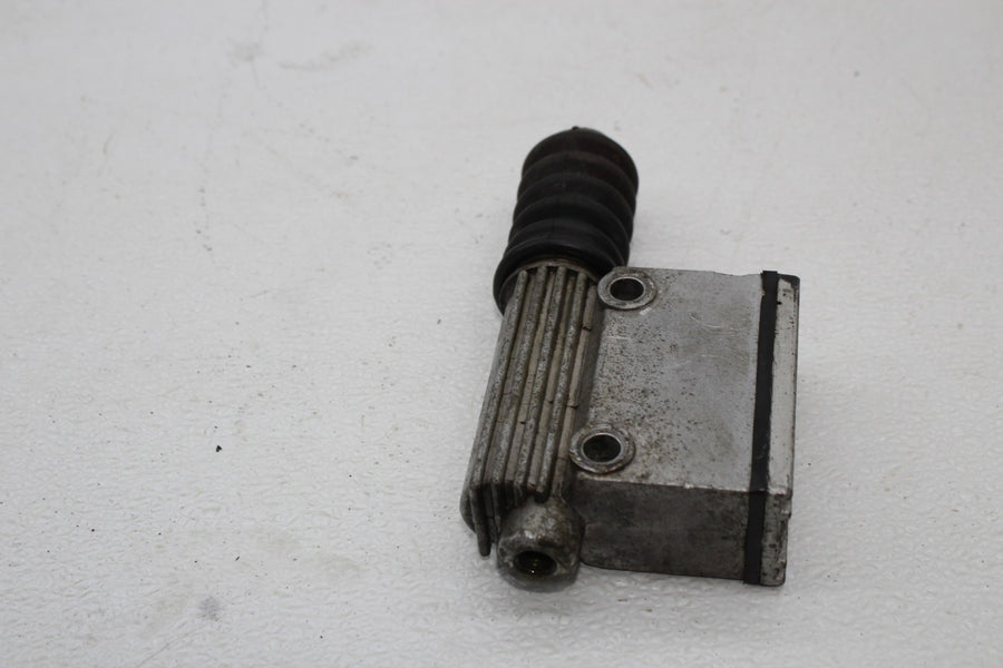 81 HARLEY-DAVIDSON TOUR GLIDE FLT REAR BACK BRAKE MASTER CYLINDER