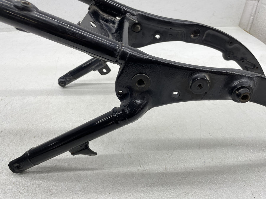 07-11 HARLEY-DAVIDSON ROAD KING CLASSIC FLHRC REAR BACK FENDER SUPPORT SUBFRAME