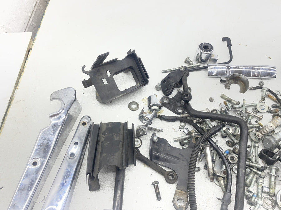 07-11 HARLEY-DAVIDSON SPORTSTER 1200 XL1200C PARTS HARDWARE LOT