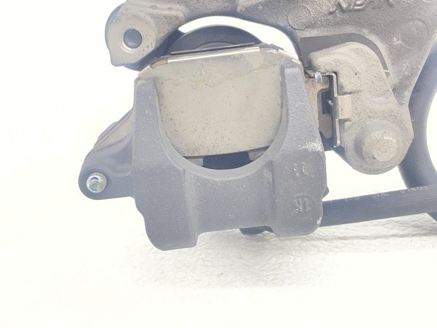 11-13 YAMAHA FZ8 RIGHT REARSET REAR DRIVER FOOT PEG MOUNT BRAKE CALIPER MASTER