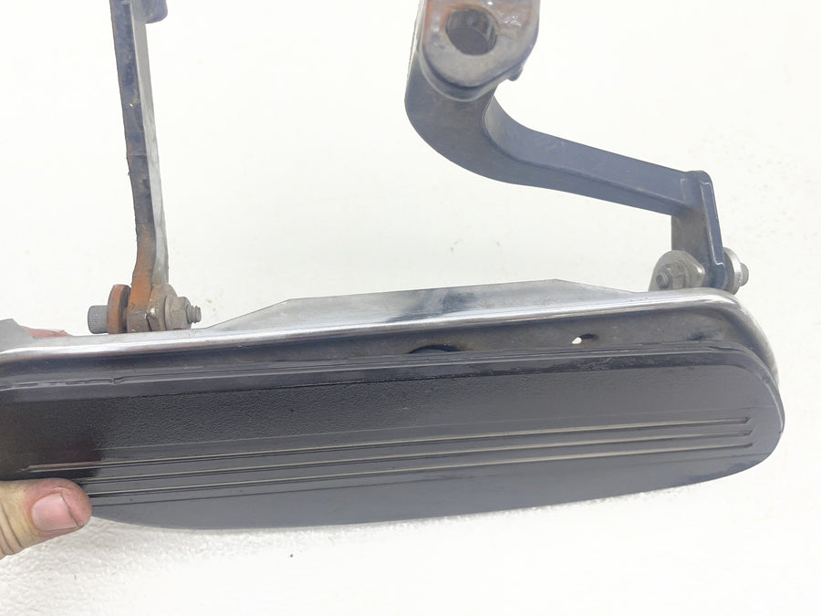 17-23 HARLEY-DAVIDSON ROAD GLIDE SPECIAL FLTRXS LEFT FRONT FLOORBOARD FOOT REST