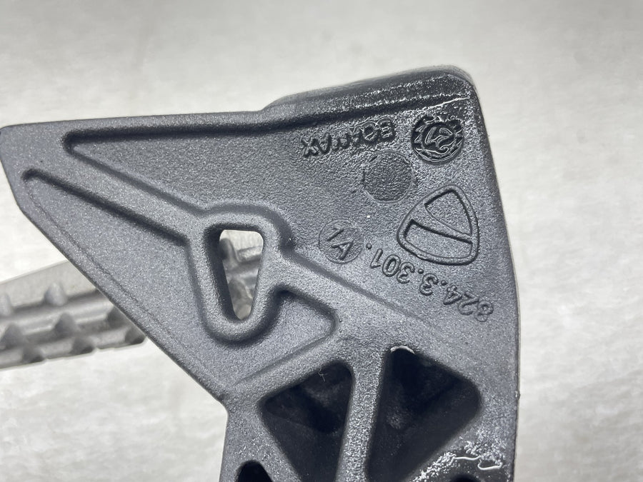 21-24 DUCATI SUPERSPORT 950 S RIGHT REAR BACK PASSENGER PEG