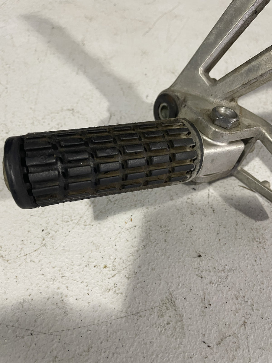 84-86 HONDA INTERCEPTOR 1000 VF1000R LEFT REAR PASSENGER FOOT STEP PEG