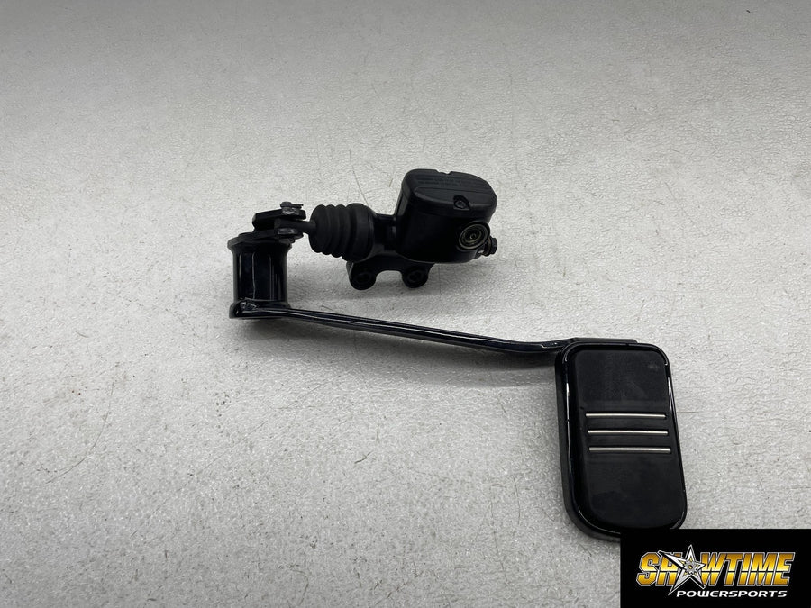 24-26 HARLEY-DAVIDSON ROAD GLIDE FLTRX REAR BACK BRAKE MASTER CYLINDER