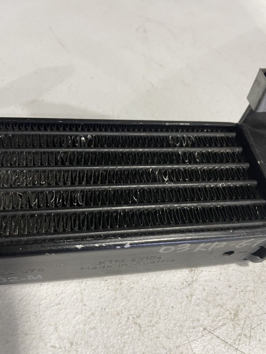 2006 BMW K1200GT K 1200 GT ENGINE MOTOR OIL COOLER 17 21 7 686 745