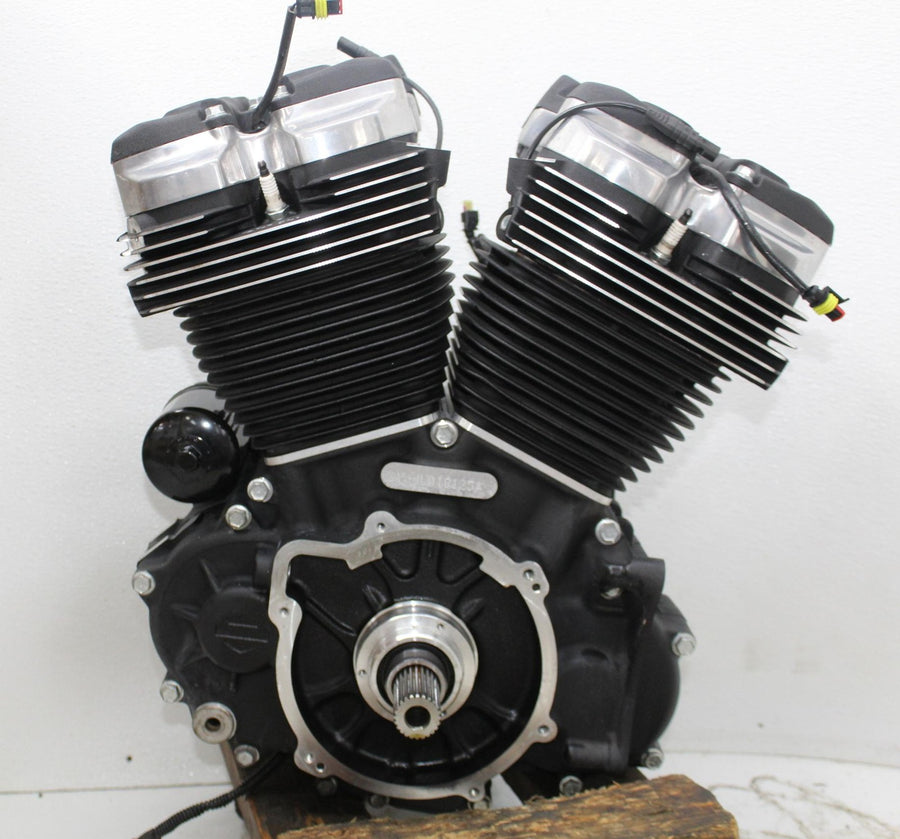 18-20 HARLEY-DAVIDSON STREET BOB FXBB 107CI ENGINE MOTOR HEAD MILWAUKEE M8