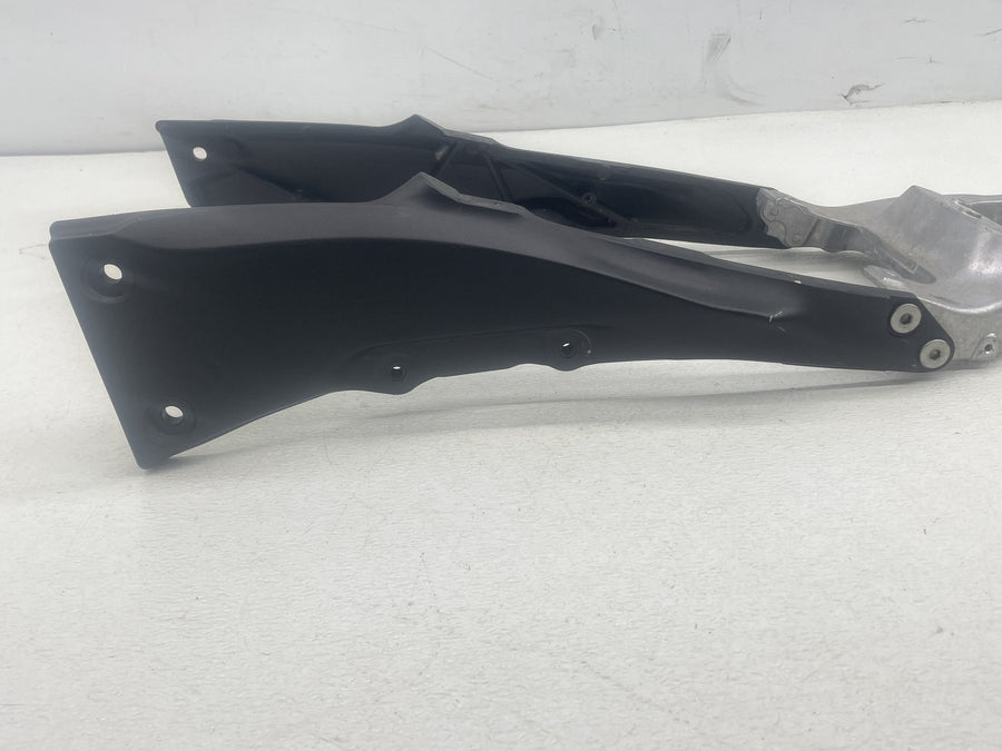 11-15 KAWASAKI NINJA ZX10R REAR SUBFRAME BACK SUB FRAME STRAIGHT