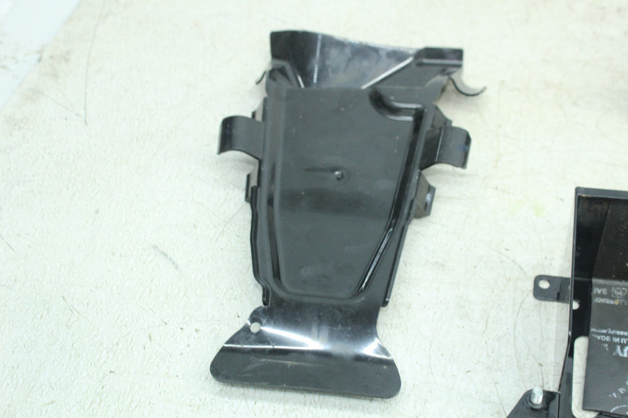 15-17 VICTORY GUNNER PARTS HARDWARE TAIL FAIRING BATTERY BOX MOUNT BRACKET