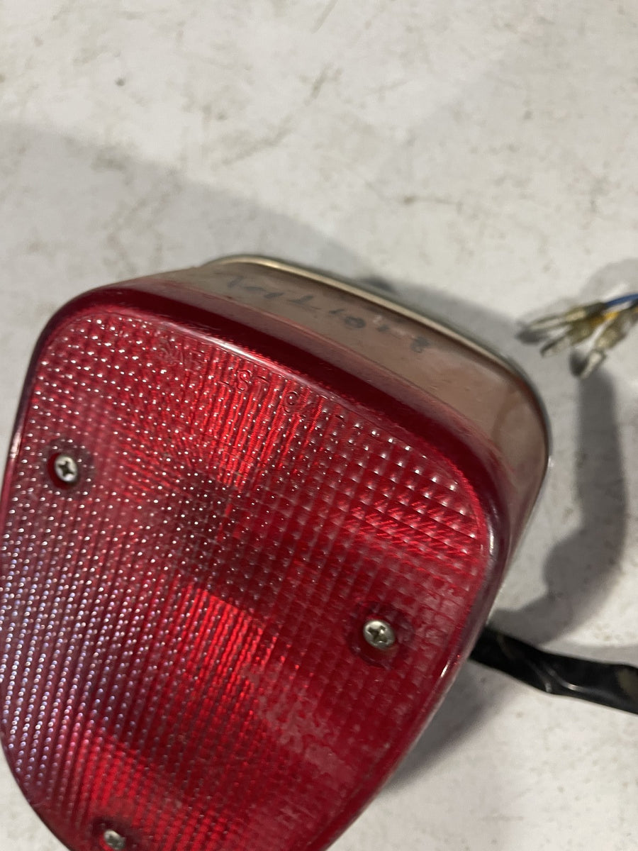 98-07 YAMAHA V STAR 650 XVS650 CLASSIC TAILLIGHT REAR TAIL BRAKE LIGHT