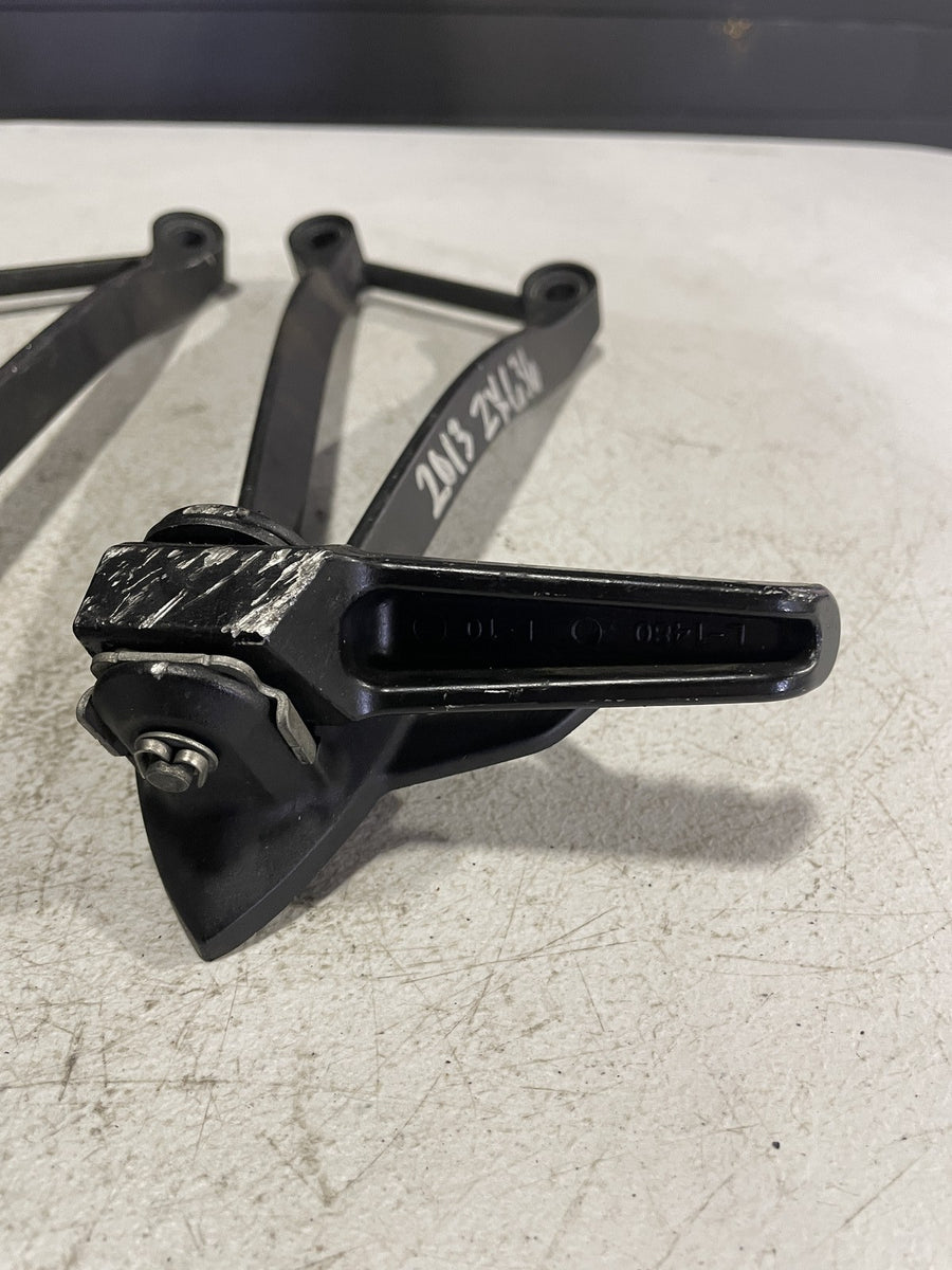 13-18 KAWASAKI NINJA ZX6R REAR BACK PASSENGER PEG SET PAIR