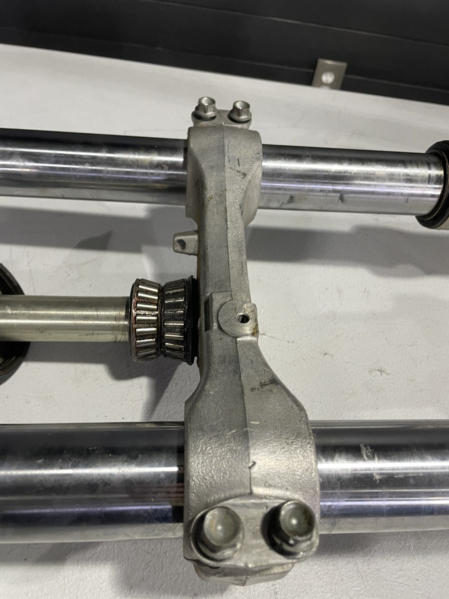 97-00 SUZUKI GSXR600 FRONT FORKS SHOCK SUSPENSION PAIR LOWER TRIPLE TREE