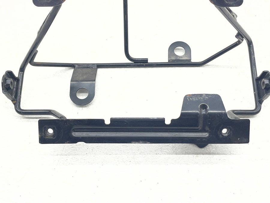 06-11 SUZUKI BOULEVARD M109R VZR1800 FRONT UPPER HEADLIGHT STAY BRACKET MOUNT