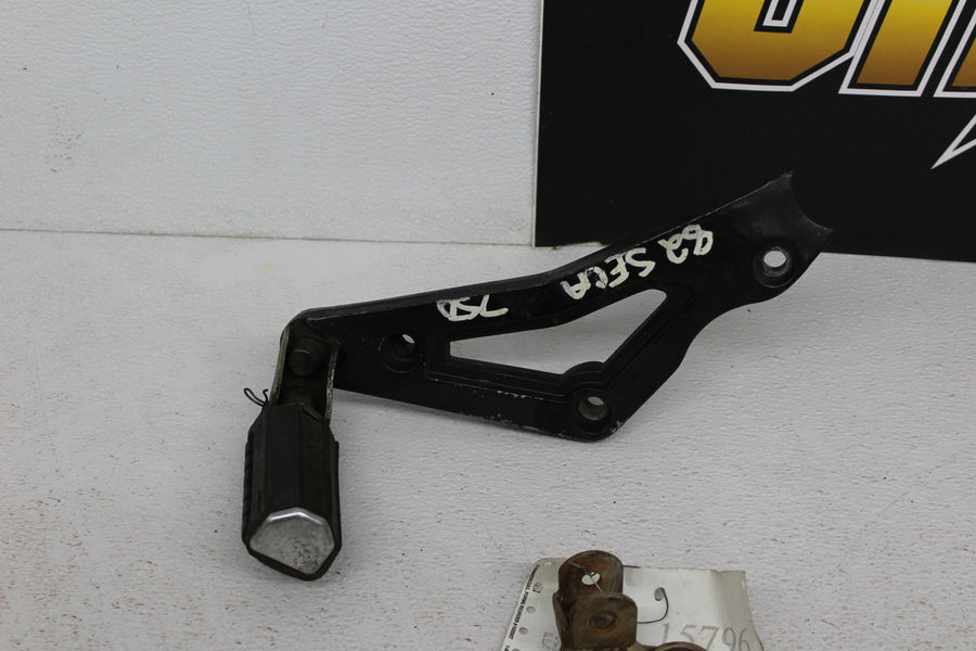 YAMAHA PEG & BRACKET PART LOT