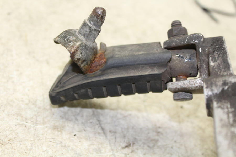1987 HONDA CBR600F LEFT FRONT BRACKET PEG FITS 87-90