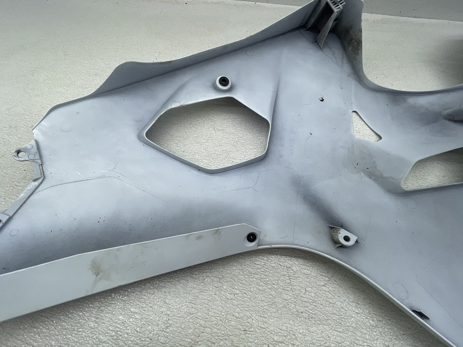 04-05 SUZUKI GSXR750 RIGHT MID UPPER SIDE FAIRING COWL PLASTIC 94407-30G20-019