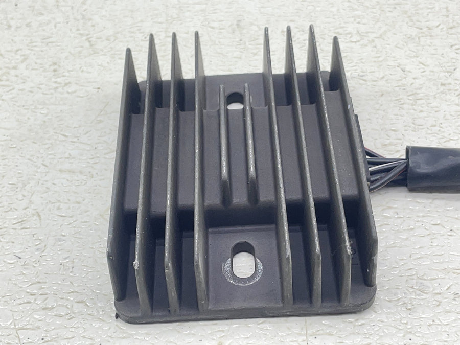 11-26 SUZUKI GSXR600 GSXR750 RECTIFIER VOLTAGE REGULATOR 32800-47H00