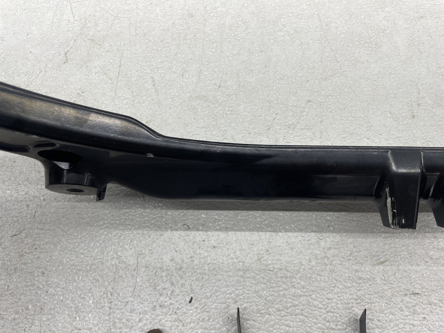 18-23 HARLEY-DAVIDSON STREET BOB MUFFLER EXHAUST PIPE BRACKET MOUNT