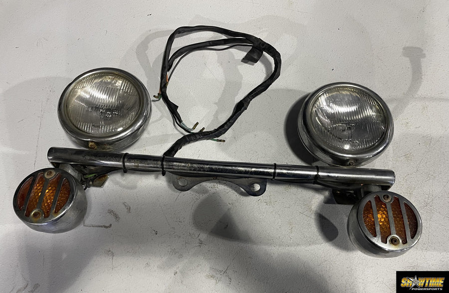 1993 HONDA SHADOW 1100 VT1100CL FRONT HEAD LIGHT HEADLIGHT LAMP BAR 33110-MM2-67