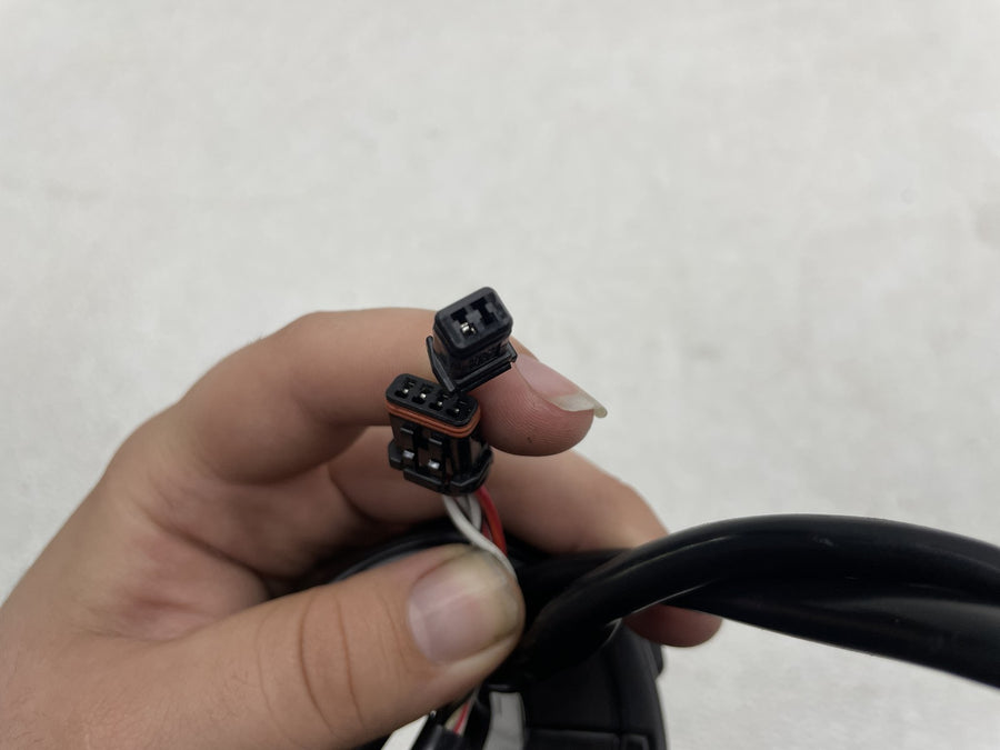 18-23 HARLEY-DAVIDSON STREET BOB RIGHT CONTROL SWITCH