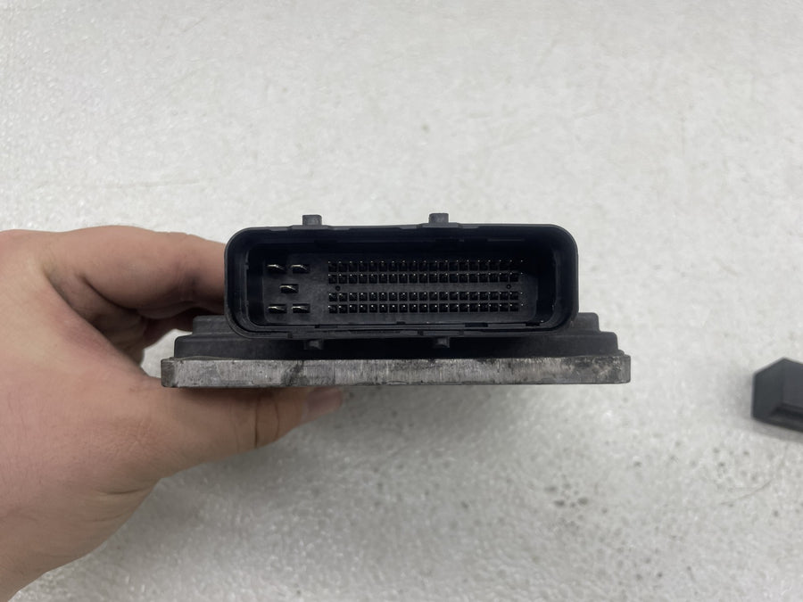 24-26 HARLEY-DAVIDSON ROAD GLIDE FLTRX ECU COMPUTER MODULE BOX W/ ANTENNA
