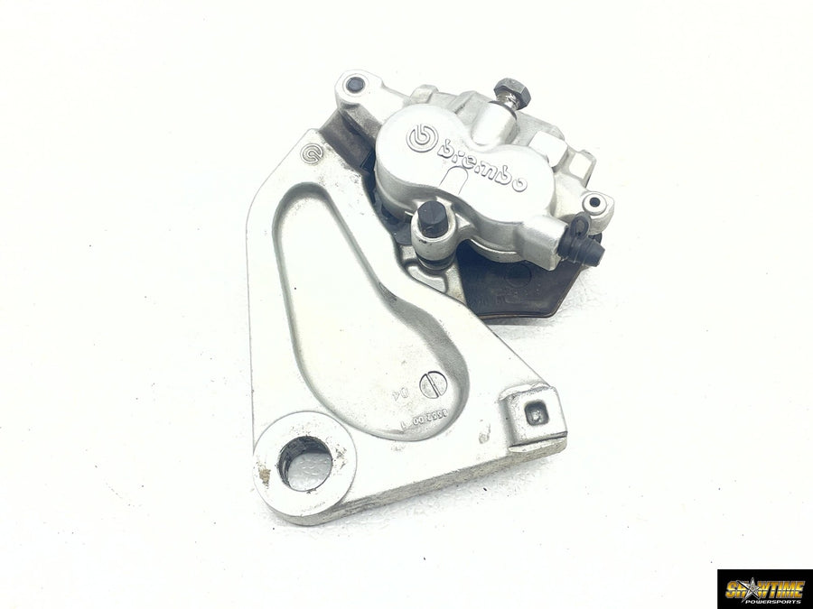 04-06 VICTORY KINGPIN BREMBO REAR BACK BRAKE CALIPER W MOUNT BRACKET 1910619