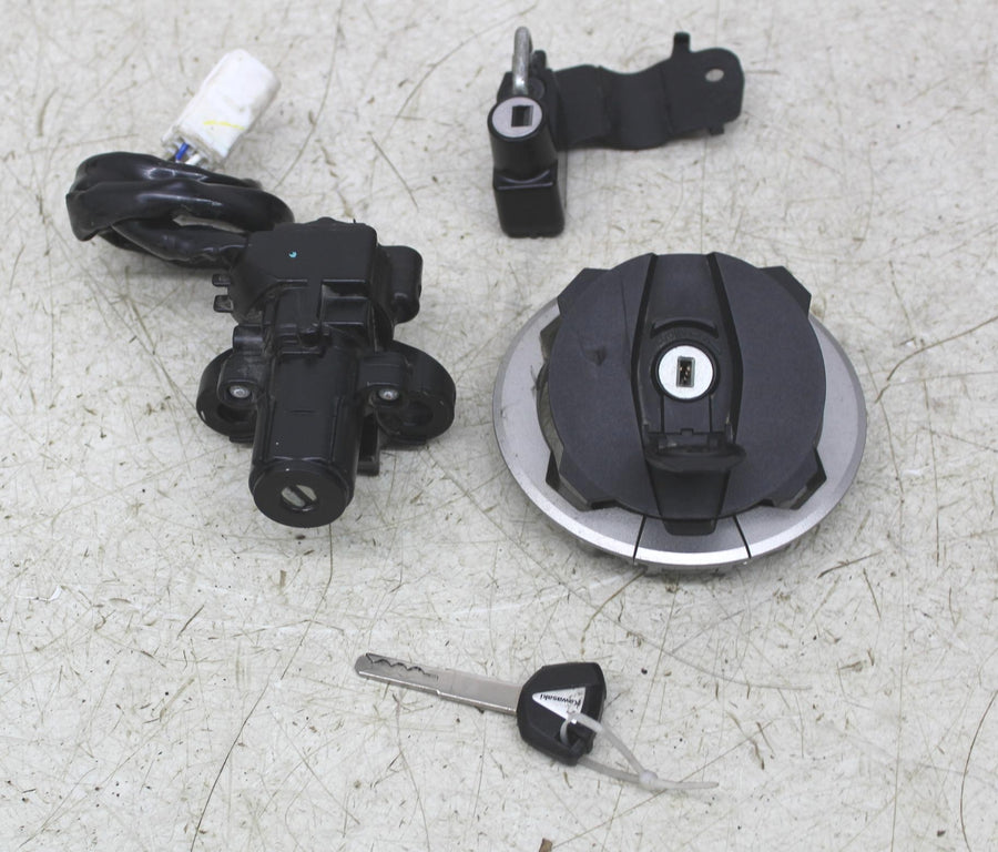 24 KAWASAKI NINJA ZX4R IGNITION LOCK KEY SET W/ GAS CAP AND SEAT LOCK
