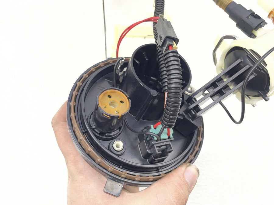 07-11 HARLEY-DAVIDSON ELECTRA GLIDE ULTRA CLASSIC FLHTCU FUEL GAS PUMP