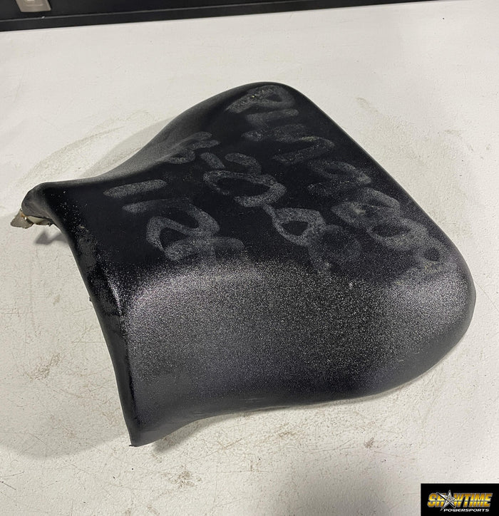00-03 SUZUKI GSXR750 FRONT DRIVERS SEAT PAD SADDLE PILLION