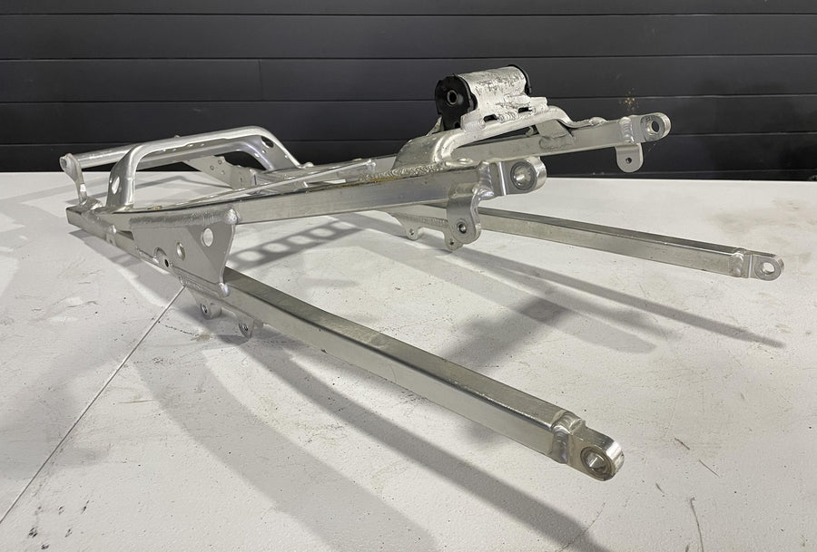 99-02 YAMAHA YZF R6 REAR BACK TAIL SUBFRAME SUB FRAME