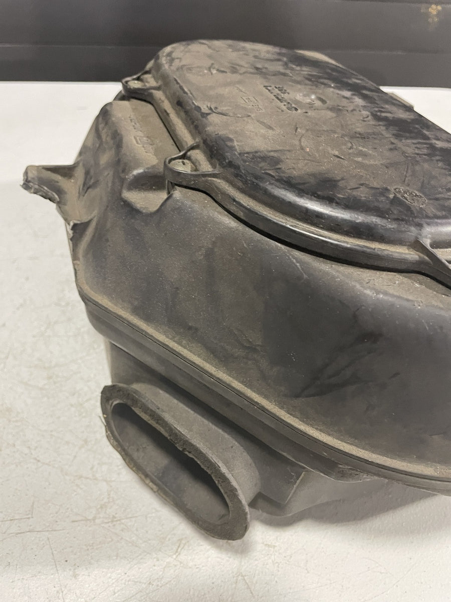 1997 SUZUKI GSXR600 SRAD AIRBOX AIR INTAKE FILTER BOX 13700-34E50