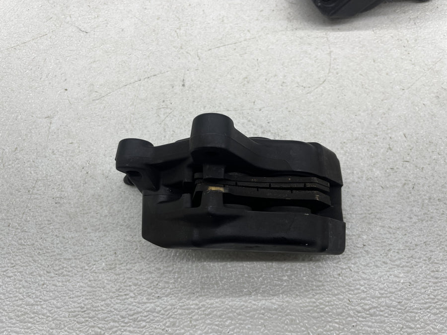 13 HARLEY-DAVIDSON ROAD GLIDE CVO CUSTOM RIGHT LEFT FRONT BRAKE CALIPERS PAIR