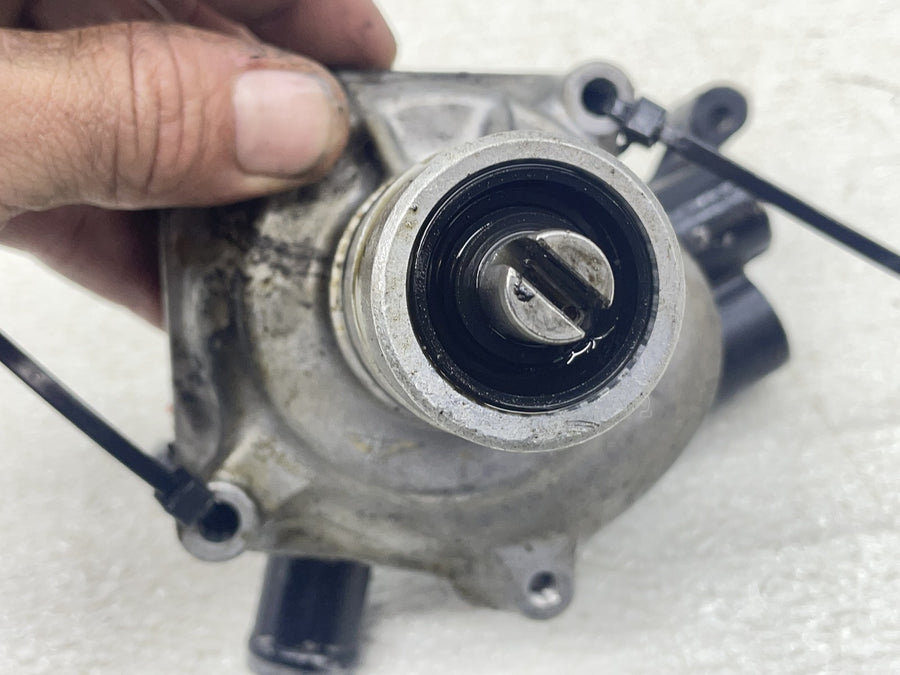 83 HONDA SHADOW 750 VT750 ENGINE WATER COOLANT PUMP 19200-ME9-040