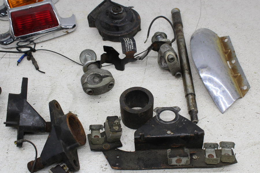 81 HARLEY-DAVIDSON TOUR GLIDE FLT PARTS HARDWARE MIRROR RISERS HORN