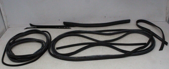 16 BMW 328XI F30 WINDOW DOOR WEATHER STRIPPING SET