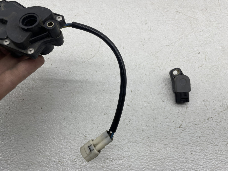 06-07 SUZUKI GSXR600 STVA & TPS THROTTLE VALVE ACTUATOR POSITION SENSOR SET