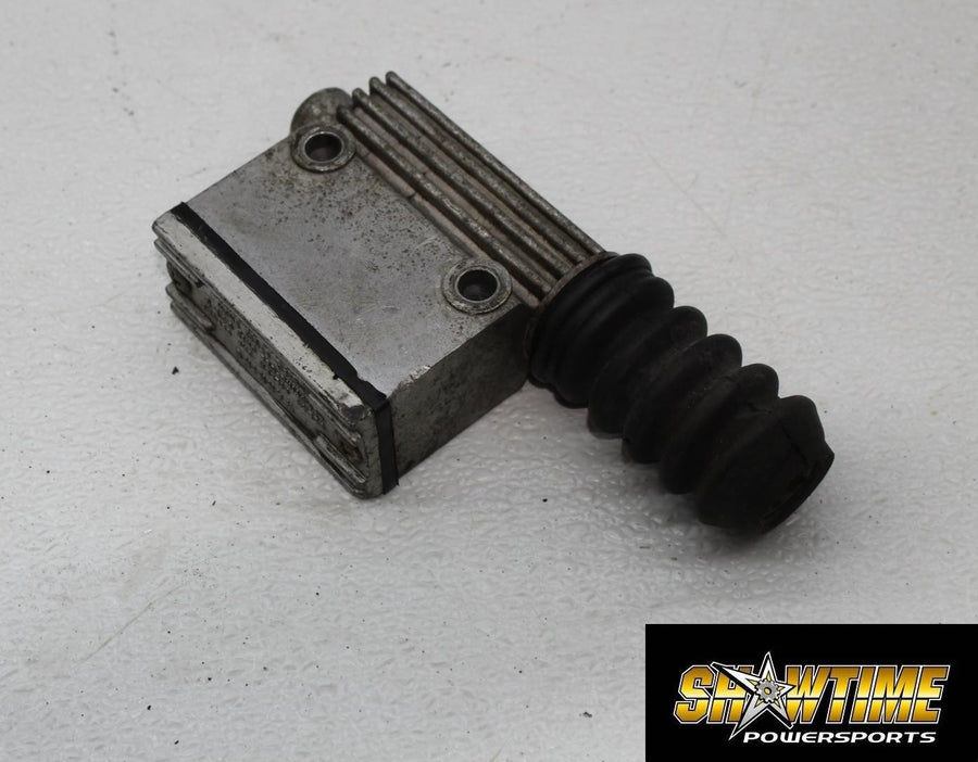 81 HARLEY-DAVIDSON TOUR GLIDE FLT REAR BACK BRAKE MASTER CYLINDER