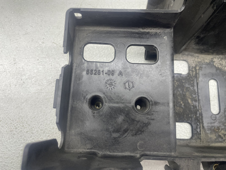 07-11 HARLEY-DAVIDSON ELECTRA GLIDE CLASSIC FLHTC BATTERY TRAY BOX HOLDER