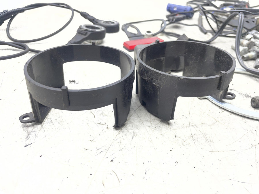 13 HARLEY-DAVIDSON ROAD GLIDE CVO CUSTOM FLTRXSE2 PARTS HARDWARE LOT