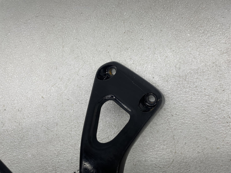 18-23 HARLEY-DAVIDSON STREET BOB RIGHT FRONT FOOT REST PEG STEP W/ BRAKE PEDAL