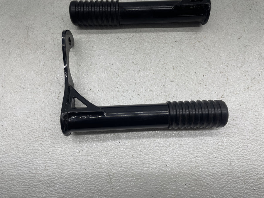 18-23 HARLEY-DAVIDSON STREET BOB ENGINE MOTOR CRASH BARS GUARD PASSENGER PEGS