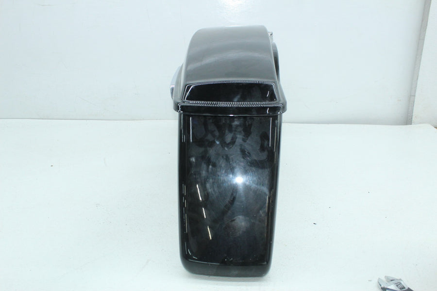 17-23 HARLEY-DAVIDSON ELECTRA GLIDE FLHTK ULTRA LIMITED LEFT LUGGAGE SADDLEBAG