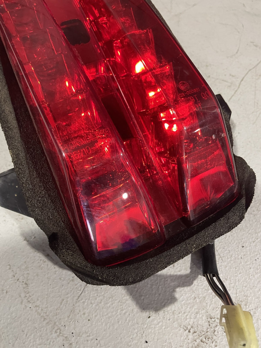 03-07 SUZUKI SV1000S REAR TAIL TAILLIGHT BACK BRAKE LIGHT