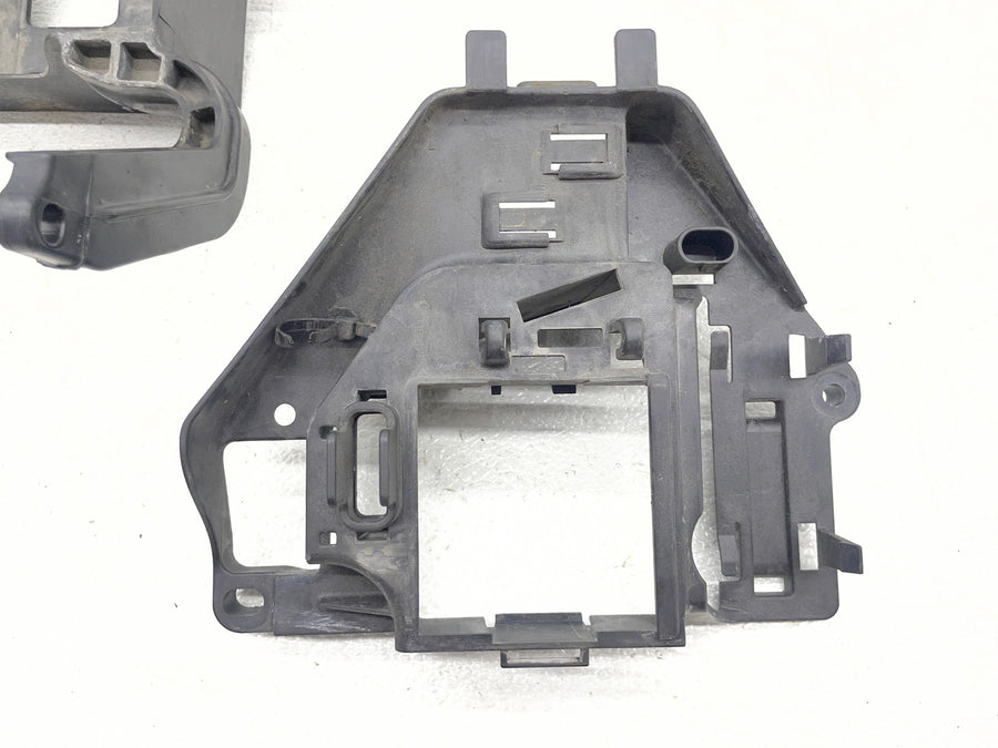 07-11 HARLEY-DAVIDSON STREET GLIDE FLHX BATTERY TRAY BOX HOLDER