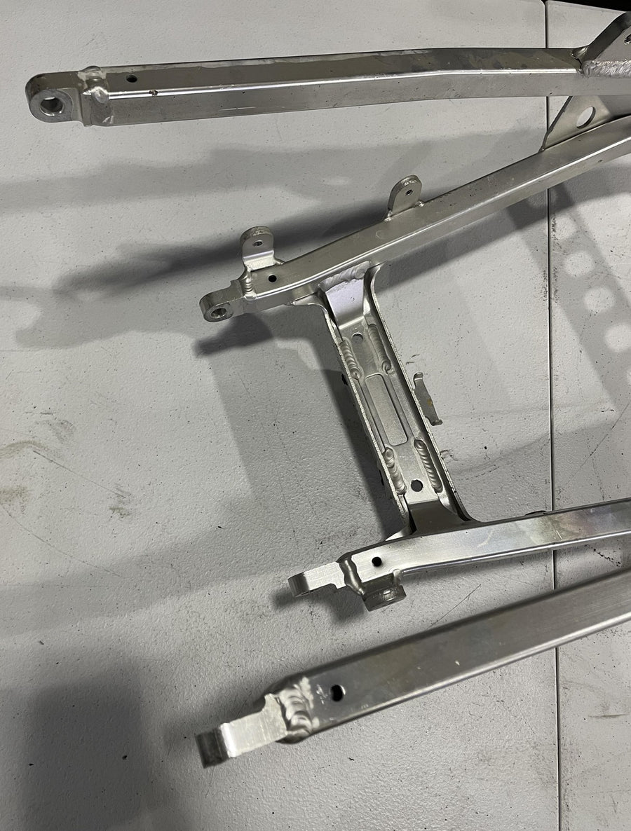 99-02 YAMAHA YZF R6 REAR BACK TAIL SUBFRAME SUB FRAME