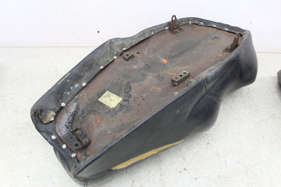1981 SUZUKI GS550L FRONT DRIVERS SEAT SADDLE (SEE DESCP)