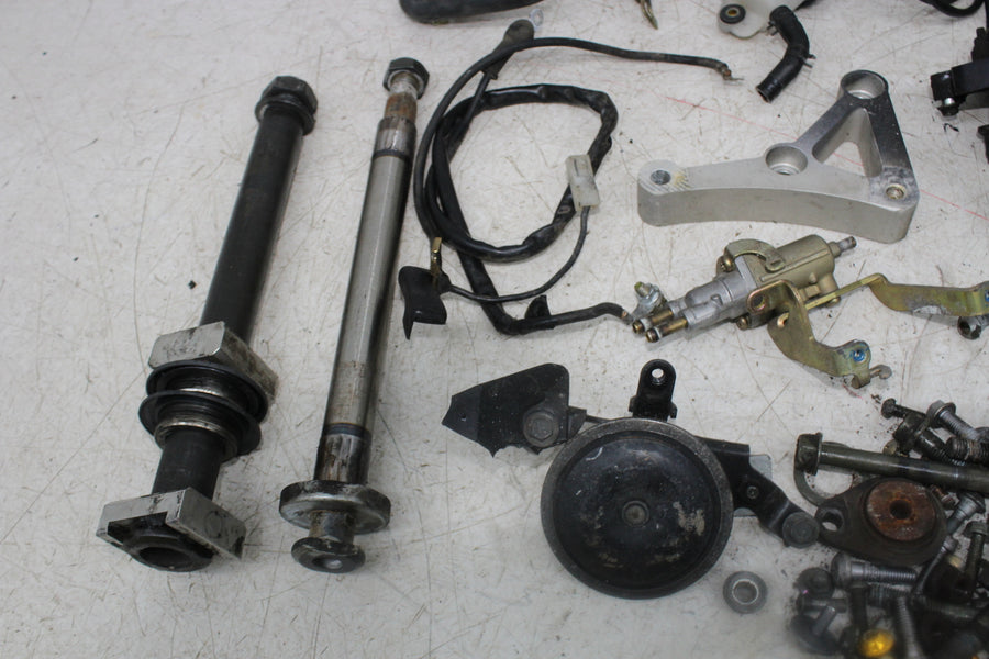 03-05 YAMAHA YZF R6 PARTS HARDWARE BOLTS KICKSTAND SPROCKET AXLE PEGS HORN